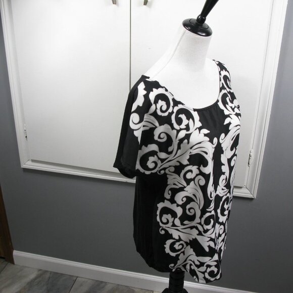 Elle Dual Texture Black/White Patterned Blouse Size Medium - Picture 3 of 6